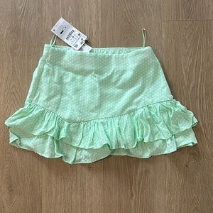 NWT ZARA Women’s green polka dot ruffle skirt skort - size Medium